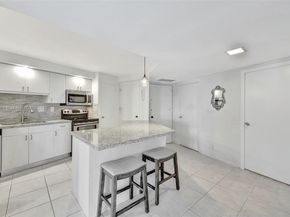 3000 Holiday Dr 306, Fort Lauderdale FL 33316