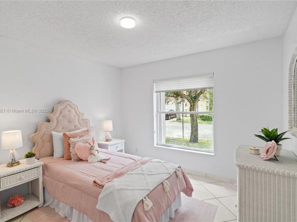 3439 SW 51st St, Hollywood FL 33312