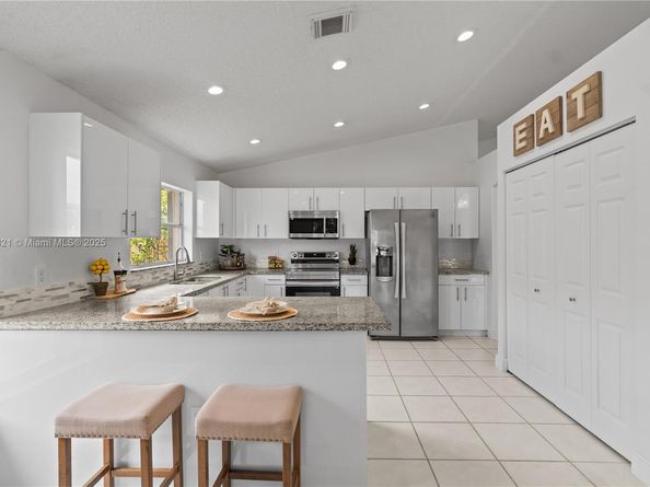 3439 SW 51st St, Hollywood FL 33312