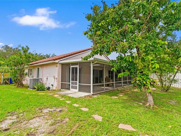 3439 SW 51st St, Hollywood FL 33312