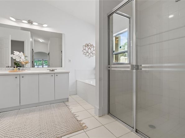 3439 SW 51st St, Hollywood FL 33312