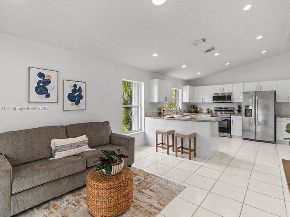 3439 SW 51st St, Hollywood FL 33312