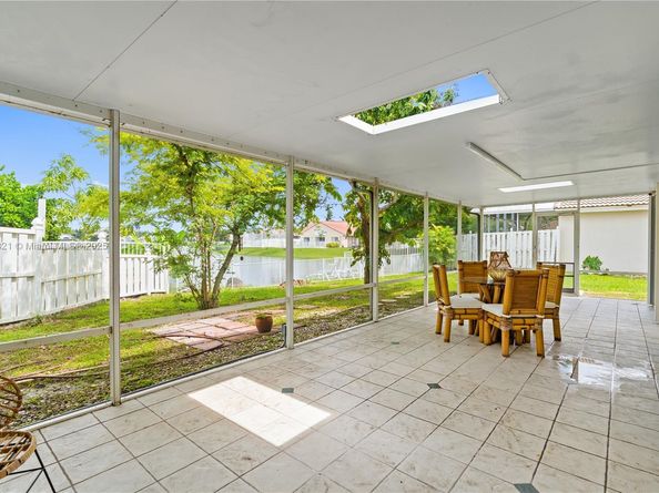 3439 SW 51st St, Hollywood FL 33312