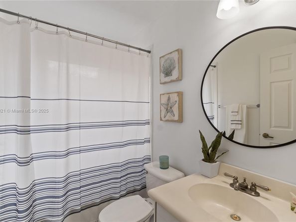 3439 SW 51st St, Hollywood FL 33312