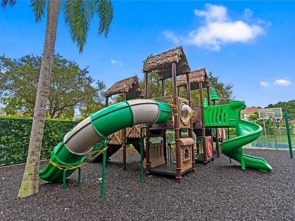 3439 SW 51st St, Hollywood FL 33312