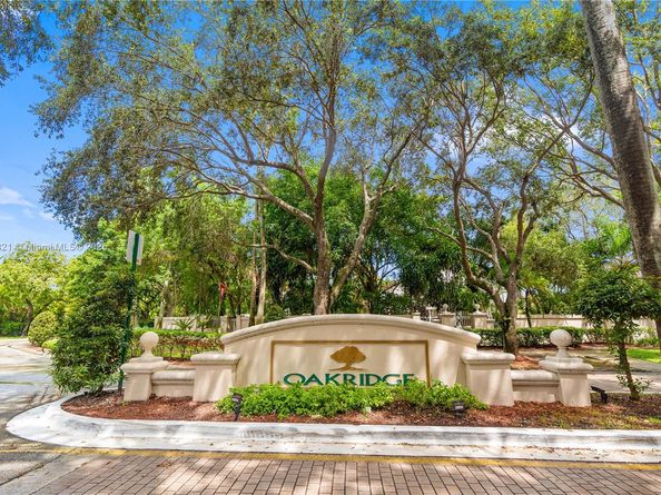 3439 SW 51st St, Hollywood FL 33312