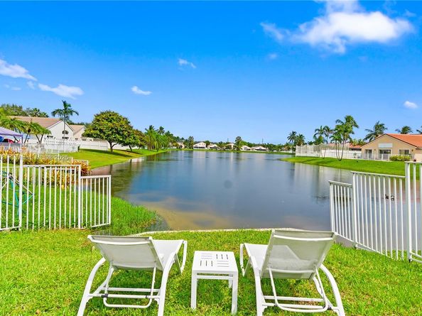 3439 SW 51st St, Hollywood FL 33312