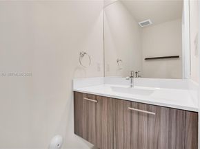 8151 NW 104th Ave 7, Doral FL 33178