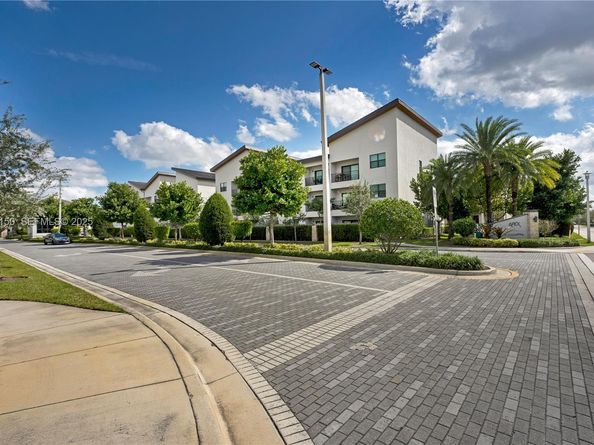 8151 NW 104th Ave 7, Doral FL 33178