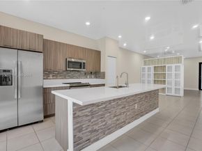 8151 NW 104th Ave 7, Doral FL 33178