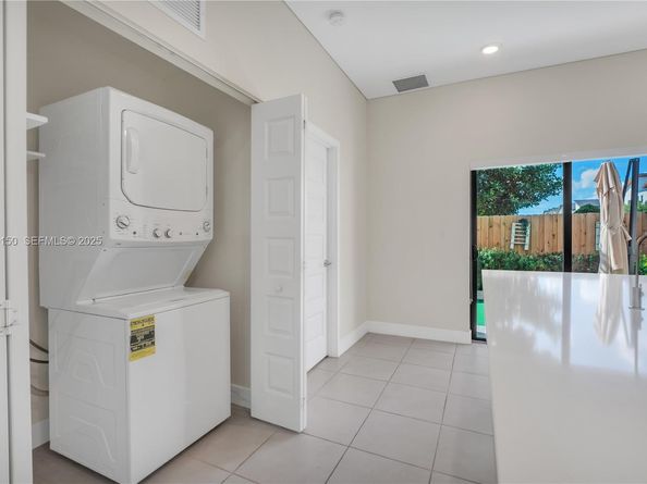 8151 NW 104th Ave 7, Doral FL 33178