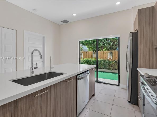 8151 NW 104th Ave 7, Doral FL 33178