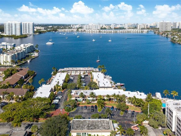 16479 NE 27th Pl 16, North Miami Beach FL 33160