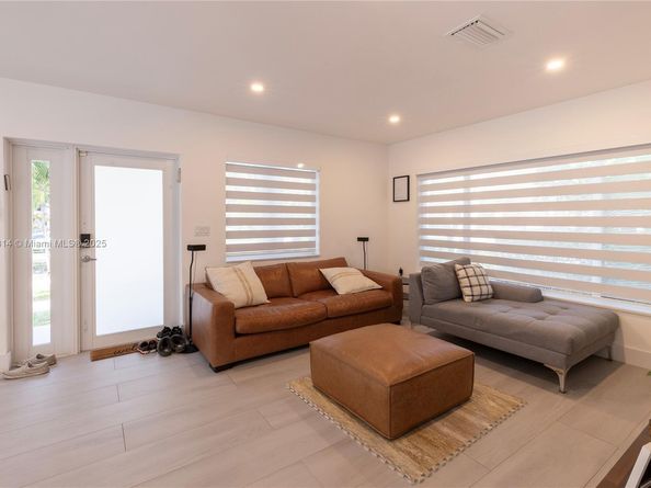 380 Morningside Dr, Miami Springs FL 33166