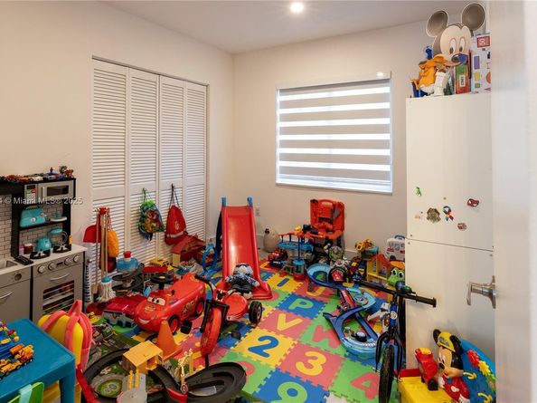 380 Morningside Dr, Miami Springs FL 33166