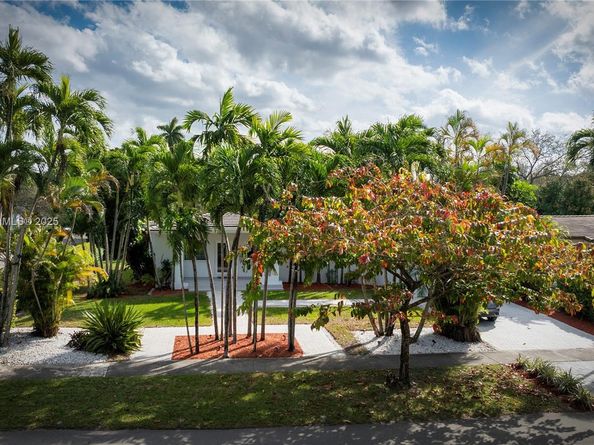 380 Morningside Dr, Miami Springs FL 33166