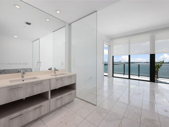 480 NE 31st St 1504, Miami FL 33137
