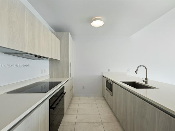 480 NE 31st St 1504, Miami FL 33137