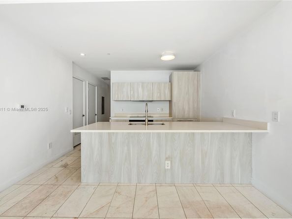 480 NE 31st St 1504, Miami FL 33137