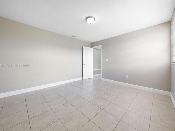 710 NW 187th Dr, Miami Gardens FL 33169