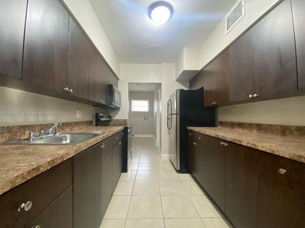 710 NW 187th Dr, Miami Gardens FL 33169