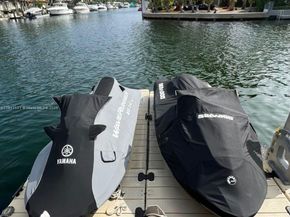 2430 NE 135th St 105, North Miami FL 33181