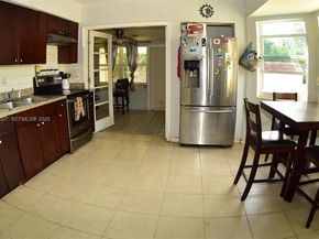 2812 Wiley St, Hollywood FL 33020