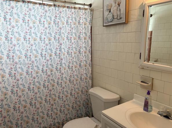 2812 Wiley St, Hollywood FL 33020