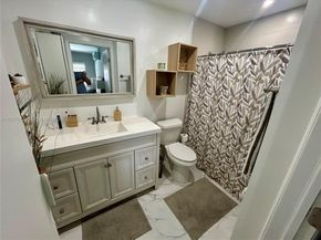 13560 NW 2nd Ave, North Miami FL 33168