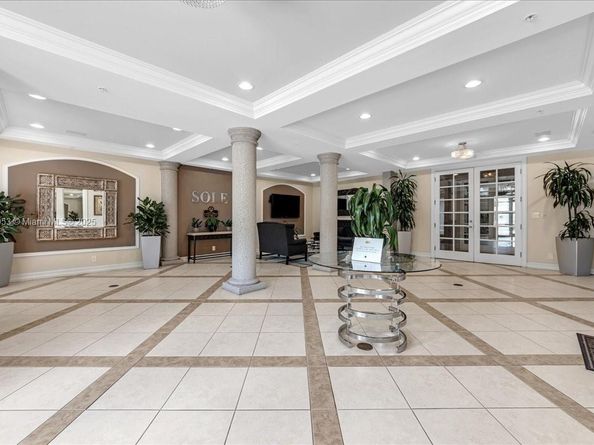 533 NE 3rd Ave 304, Fort Lauderdale FL 33301
