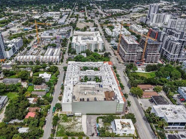 533 NE 3rd Ave 304, Fort Lauderdale FL 33301