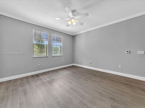 533 NE 3rd Ave 304, Fort Lauderdale FL 33301