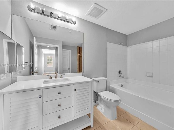 533 NE 3rd Ave 304, Fort Lauderdale FL 33301