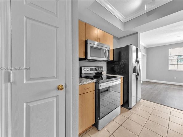 533 NE 3rd Ave 304, Fort Lauderdale FL 33301