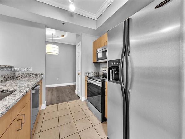 533 NE 3rd Ave 304, Fort Lauderdale FL 33301