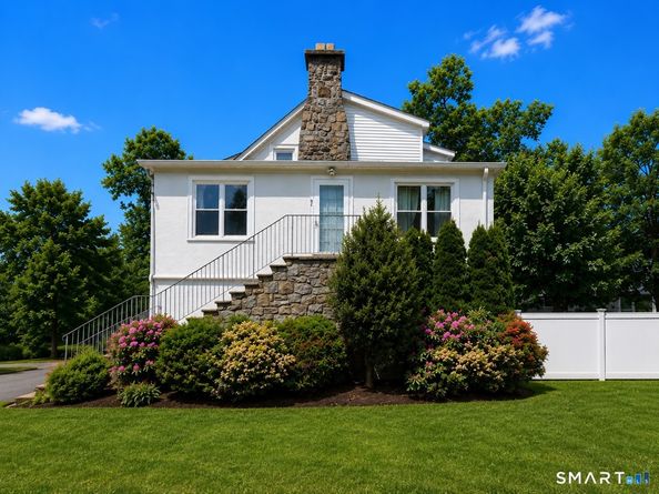 19 Urban Street, New Canaan CT 06840