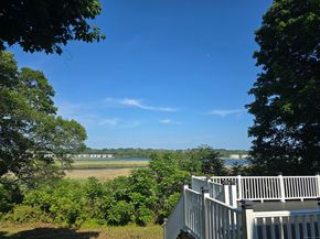 206 Bridgeview Place, Stratford CT 06614