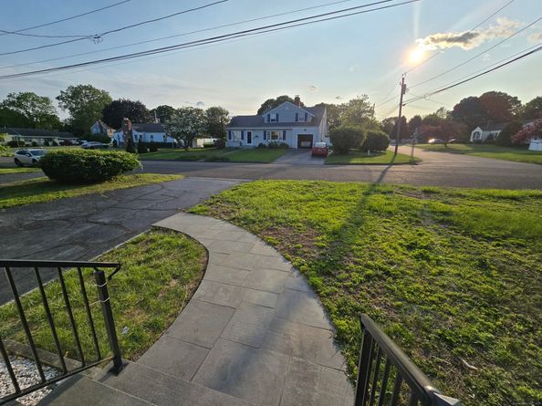 206 Bridgeview Place, Stratford CT 06614