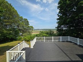 206 Bridgeview Place, Stratford CT 06614