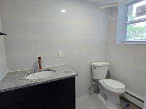 206 Bridgeview Place, Stratford CT 06614