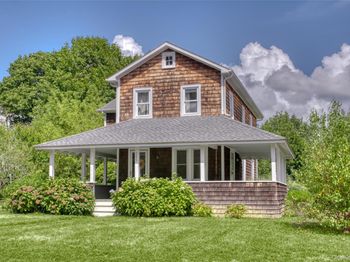 385 Cottage Place