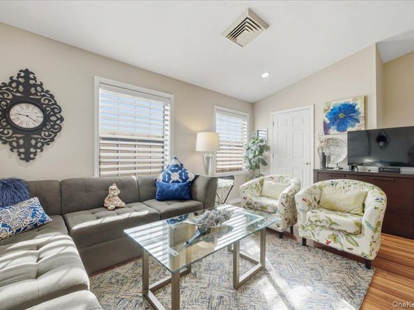 1138 Willow Lane, Valley Stream NY 11850