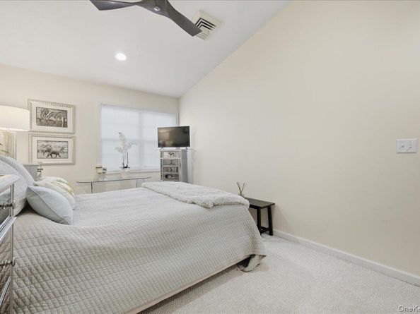 1138 Willow Lane, Valley Stream NY 11850