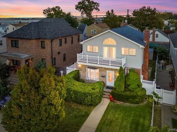 7-35 Leggett Place