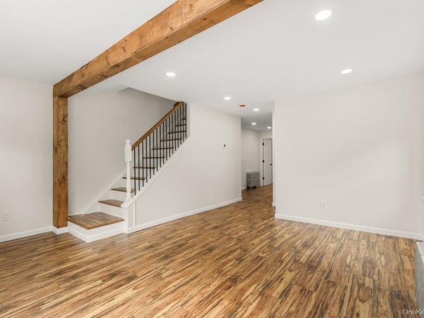 31 Grove Street, Hempstead NY 11550