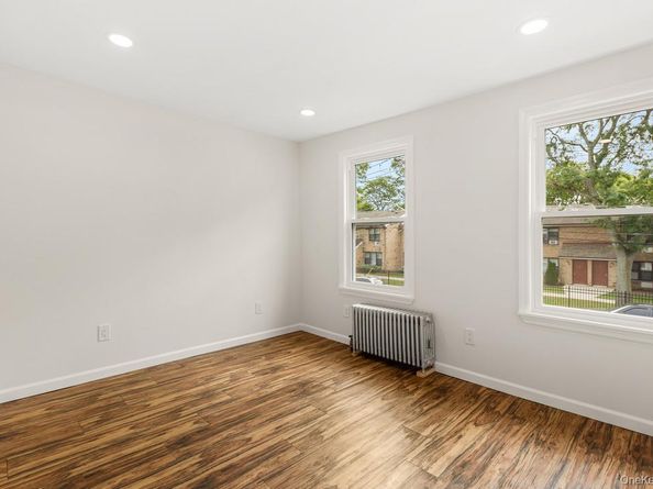 31 Grove Street, Hempstead NY 11550