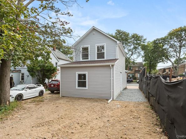 31 Grove Street, Hempstead NY 11550