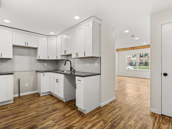 31 Grove Street, Hempstead NY 11550