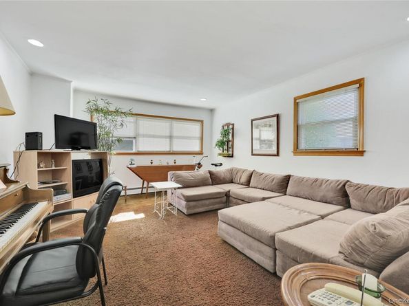 7 Park Circle, Cedarhurst NY 11516