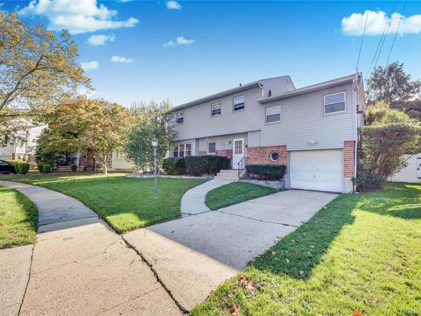 7 Park Circle, Cedarhurst NY 11516